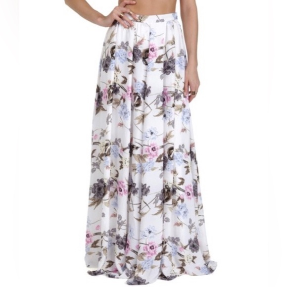 Windsor Dresses & Skirts - Windsor Floral  White and Pink Lined Maxi Skirt Size Small EUC